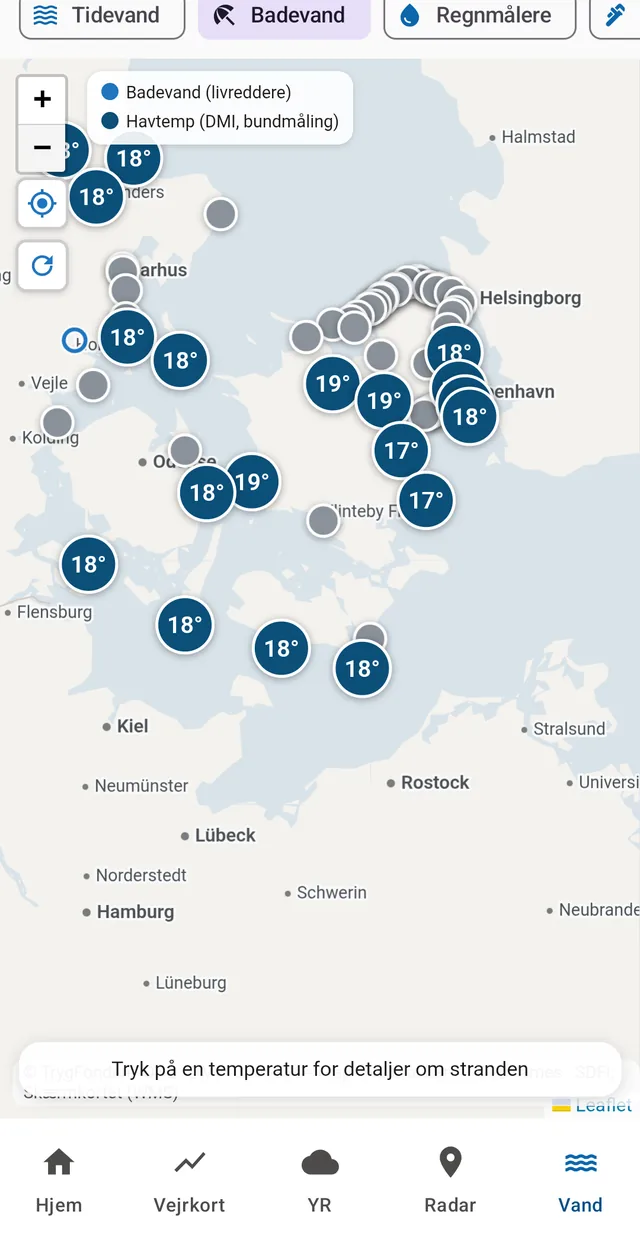 Havtemperaturer fra livreddere og DMI på samme kort.